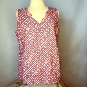 Crown & Ivy Scalloped neck top